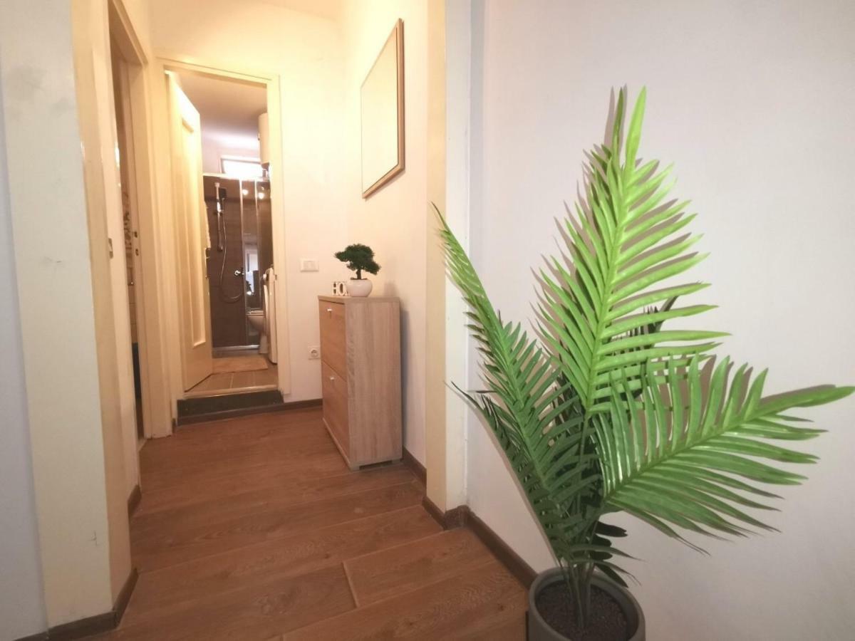 A Charming One-Bedroom Apartment In The Heart Of 'Rovinj' Екстер'єр фото